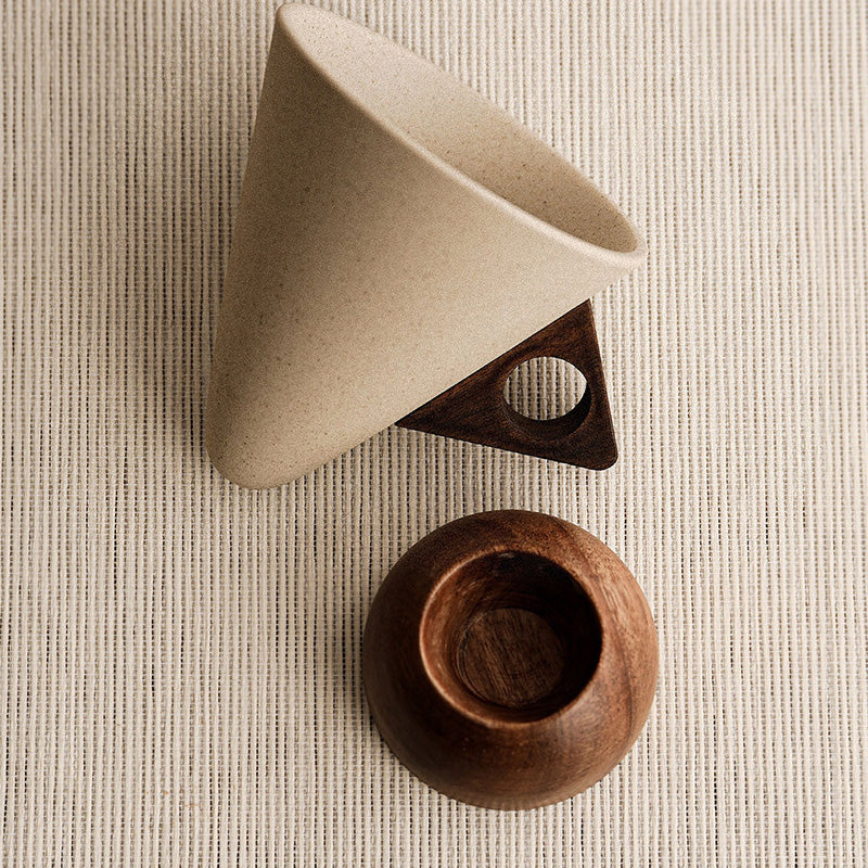 ☕Sip in Style Instantly! No-Slip Rustic Wood-Handle Mug